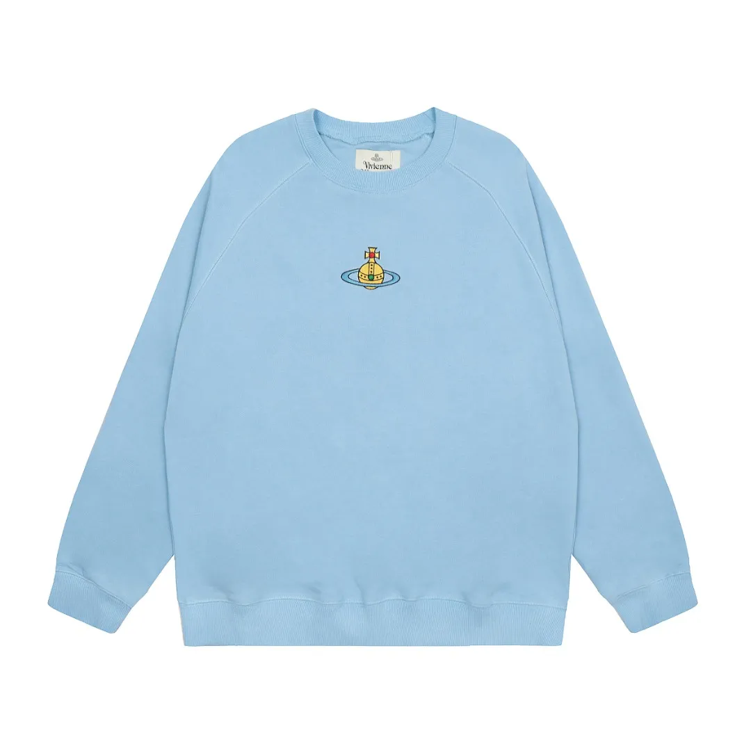 VIVI70# "Exclusive hot style" vivienne west wood West Queen Vivienne Saturn classic winning round neck sweatshirt 2024 top hot style No need to say more, directly open the details YB mold opening Correct overlock neckline details ⚠️The authentic product is the overlock threaded collar without a collar strip. Our family only makes the right version. We are careful to make sure that the first release of the Queen Mother on the whole network is correct. The full range of correct accessories and every detail is completely restored. Straight up to full Size: XS-L